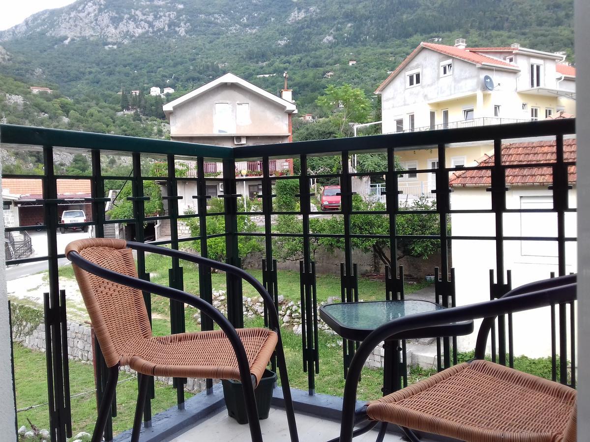 Apartmani Mozaici Рисан Екстериор снимка