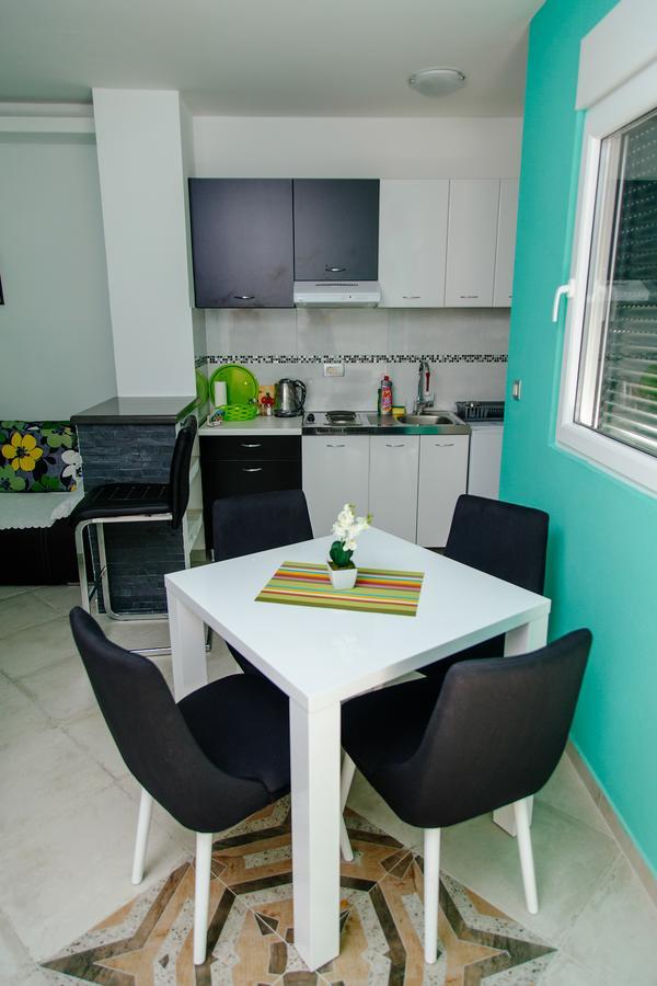 Apartmani Mozaici Рисан Екстериор снимка