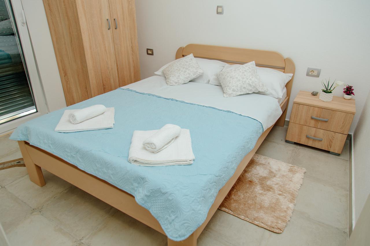 Apartmani Mozaici Рисан Екстериор снимка