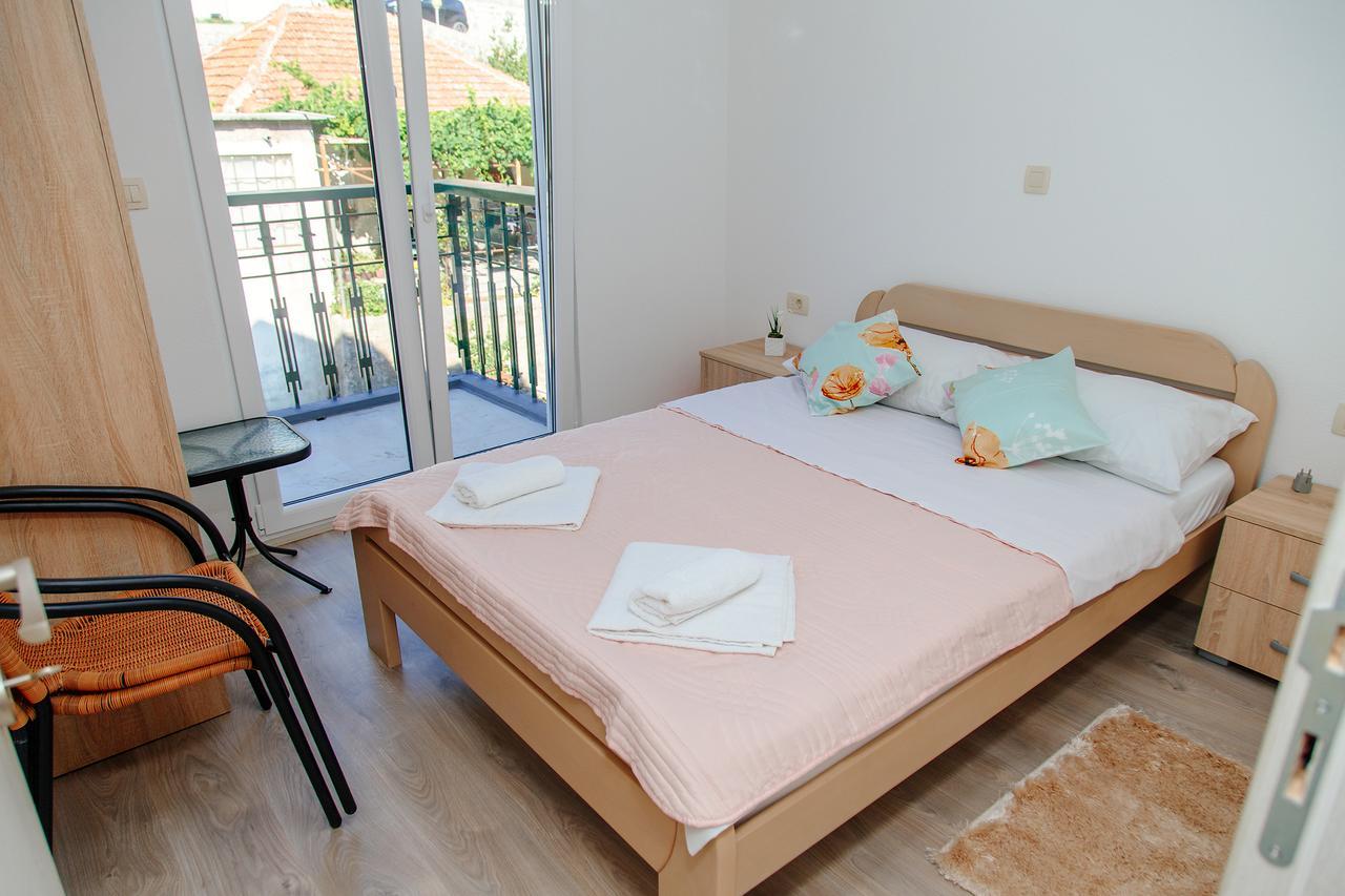 Apartmani Mozaici Рисан Екстериор снимка