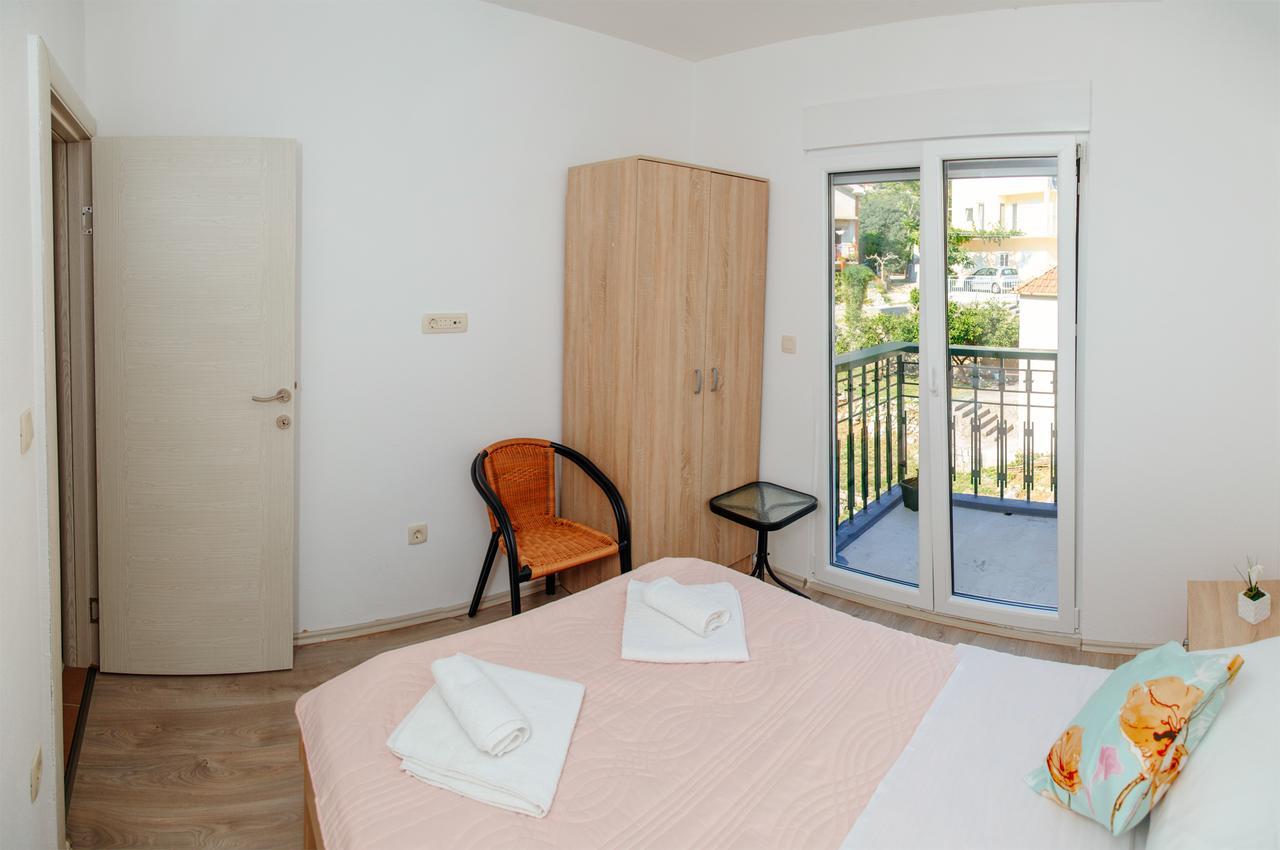 Apartmani Mozaici Рисан Екстериор снимка