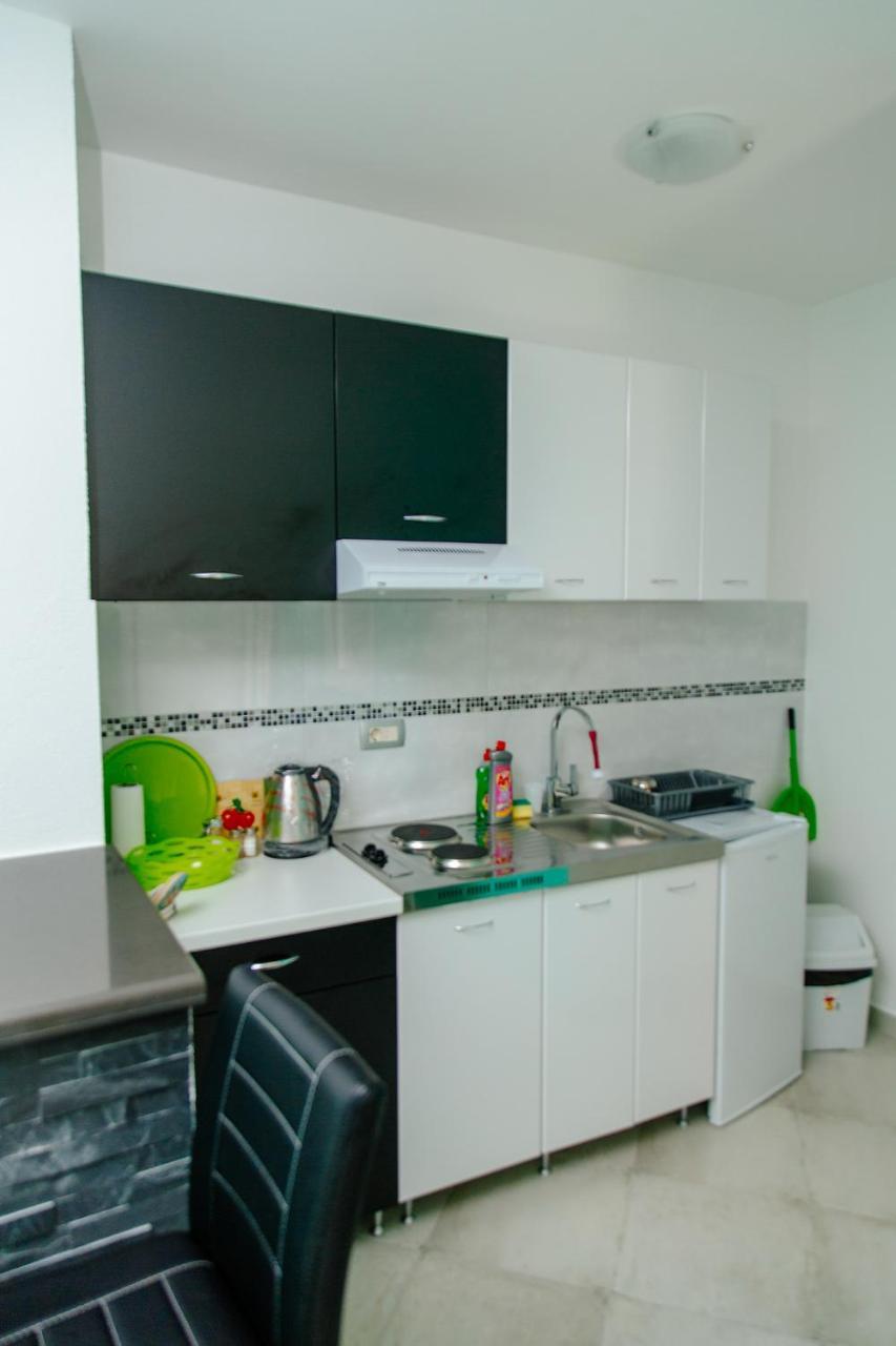 Apartmani Mozaici Рисан Екстериор снимка