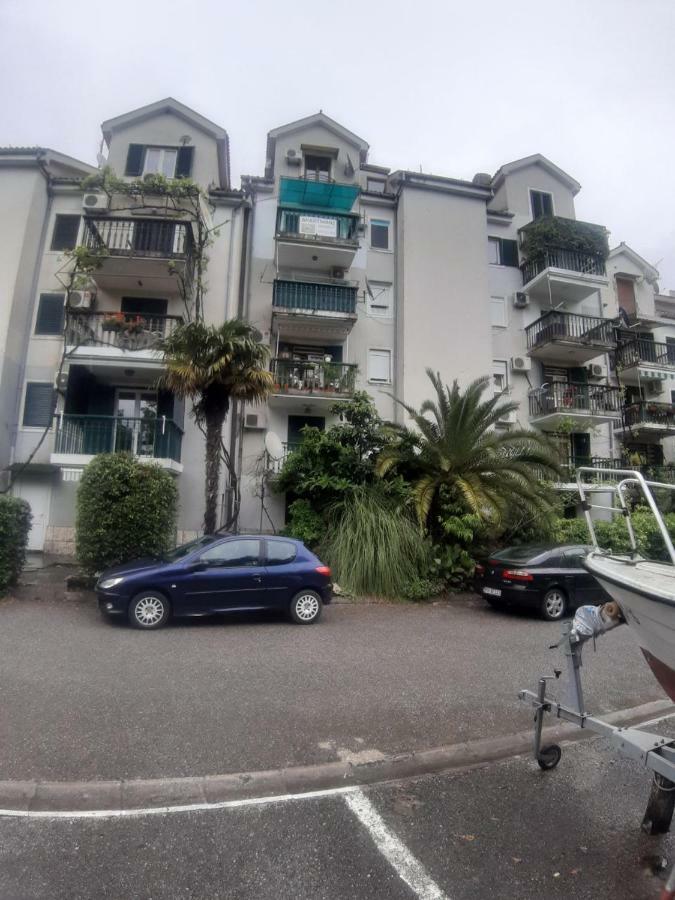 Apartmani Mozaici Рисан Екстериор снимка